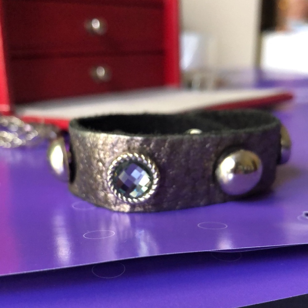 Leather bracelet-